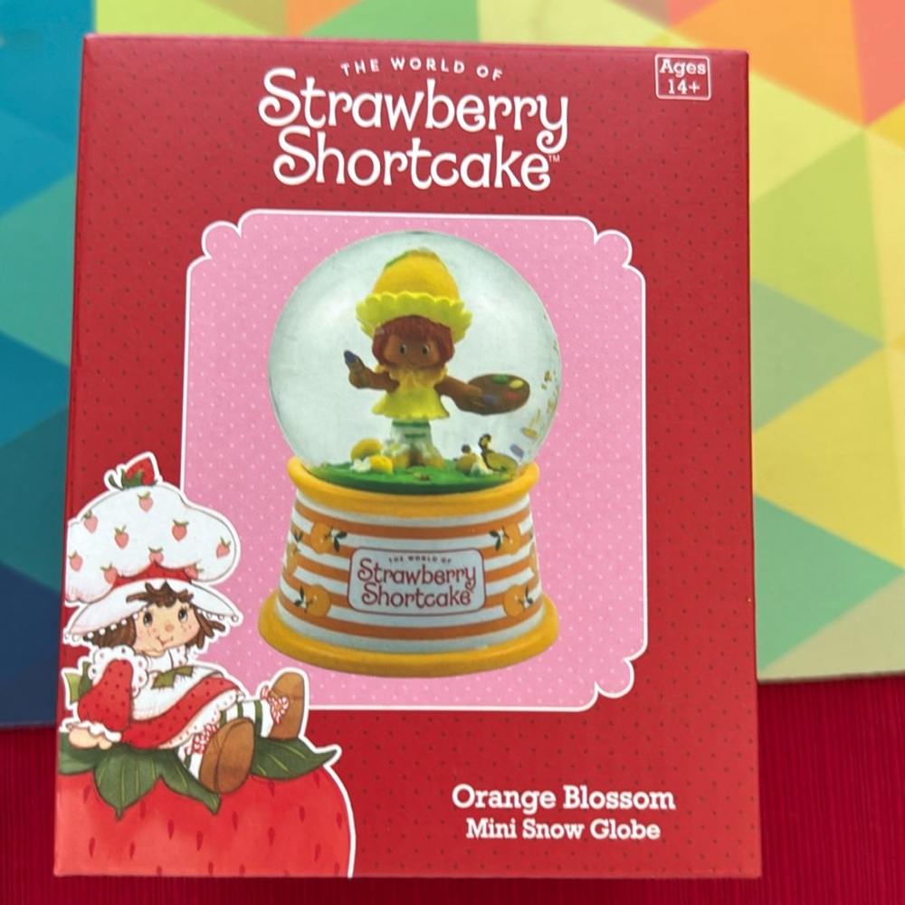 Strawberry Shortcake Orange Blossom Mini Snow Globe